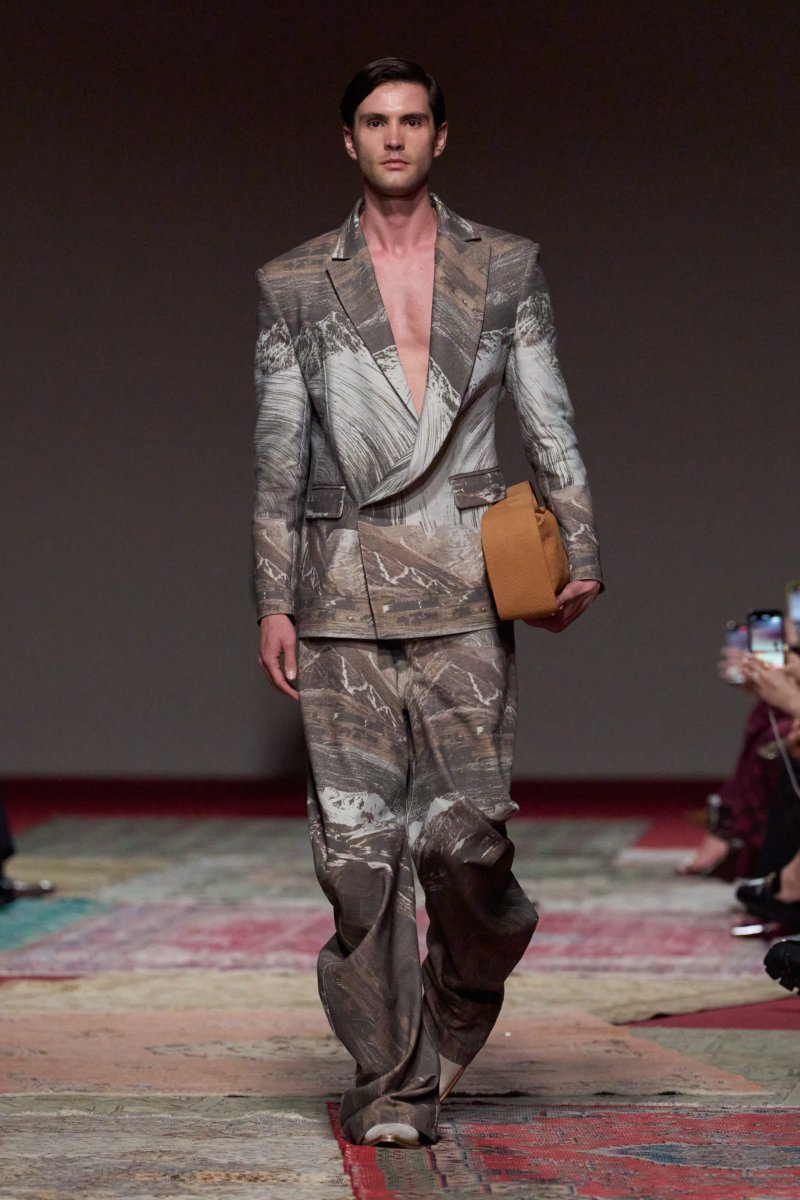 LES BENJAMINS_DUBAI FASHION WEEK_AW25-26_079.jpeg