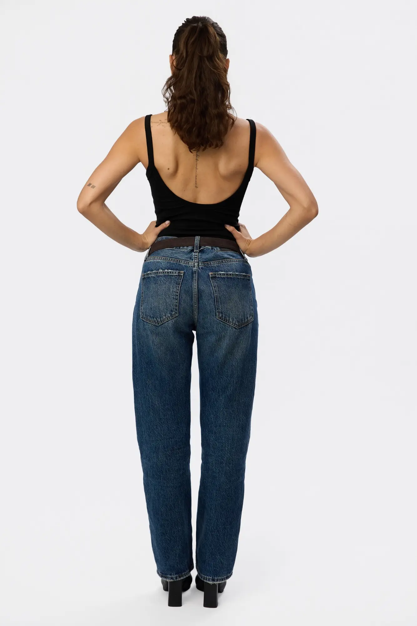 ClaudiaCarrera-FullBody-Back.jpeg