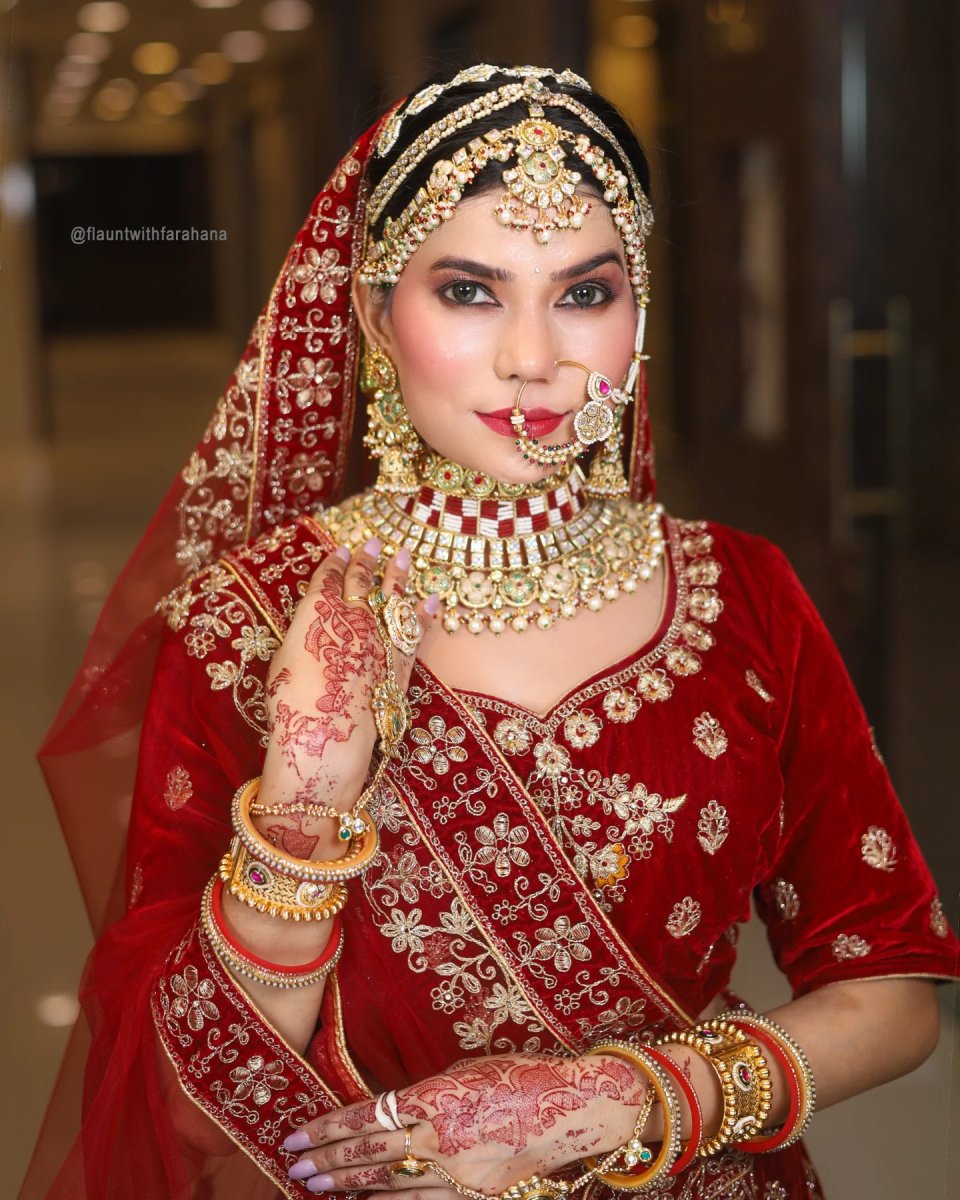 flauntwithfarhana_3759808308900425530_55585103225_2_2025-11-06.jpg