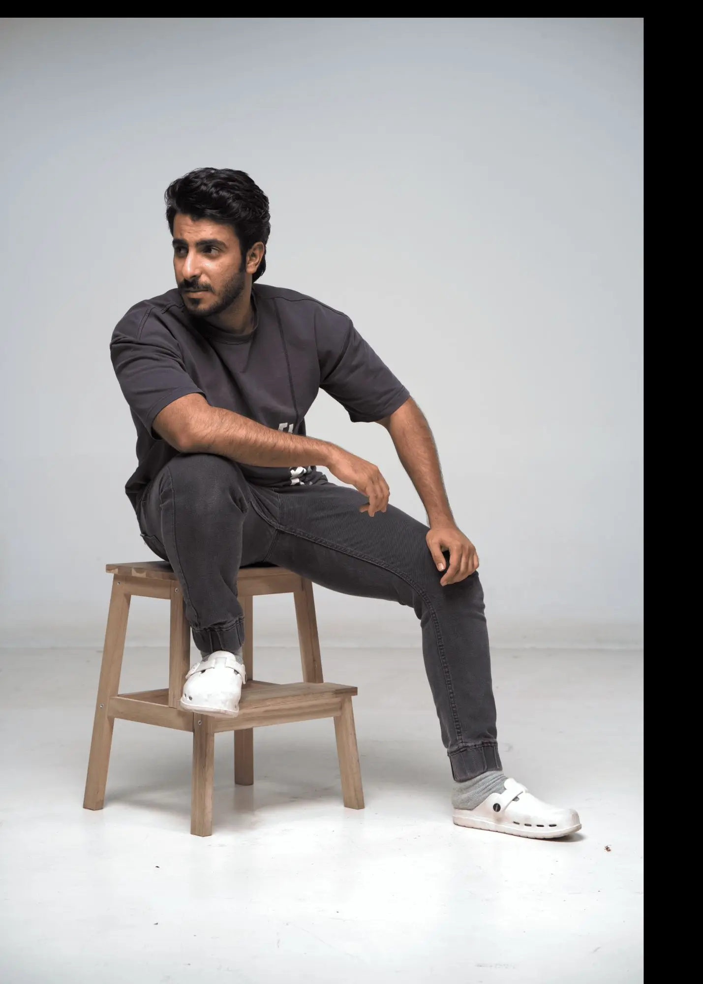 Hussam AL Azwani (left side).png