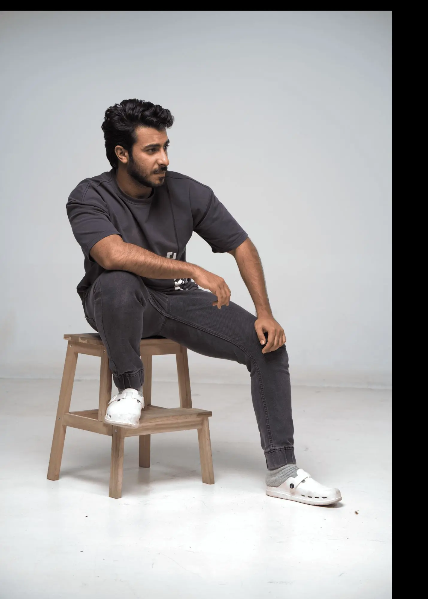 Hussam AL Azwani(right side).png