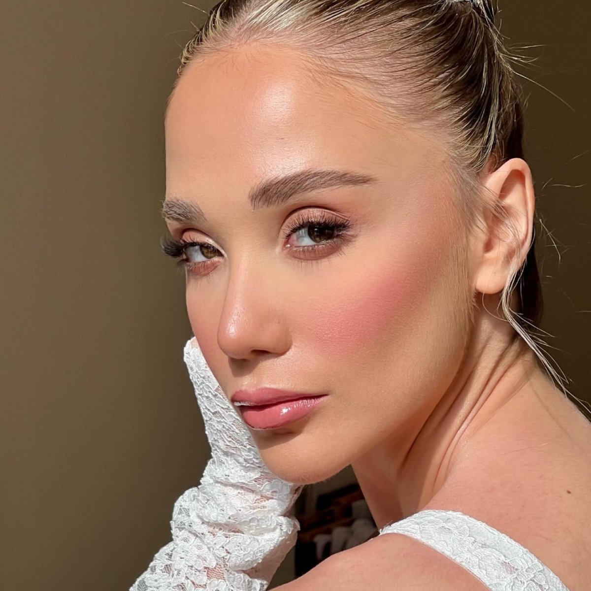 facebysanaz_3363616820142657171_13784255735_1_2024-05-08.jpg
