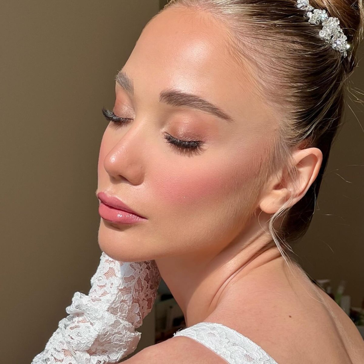 facebysanaz_3363616820142657171_13784255735_2_2024-05-08.jpg